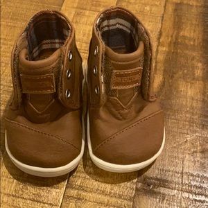 Infant TOMS booties